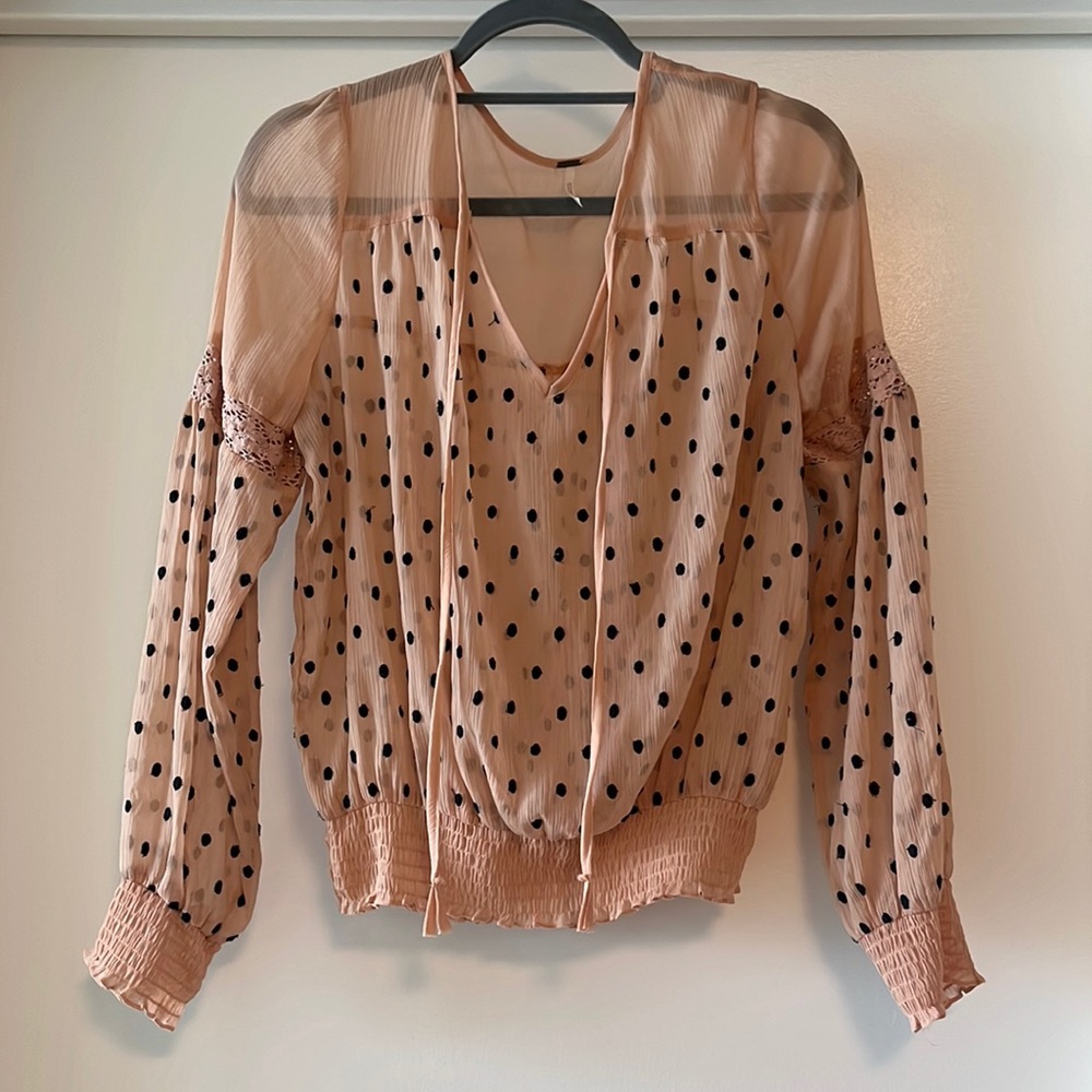 Free people blouse, worn twice, great condition